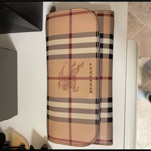 Burberry wallet
